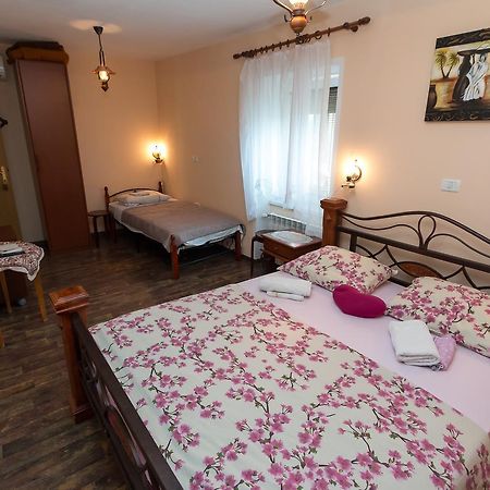 Apartma In Sobe Pilih Vipava Exterior foto
