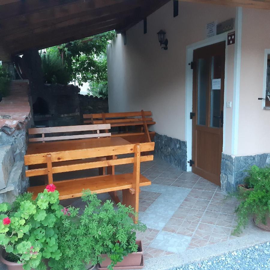 Apartma In Sobe Pilih Vipava Exterior foto