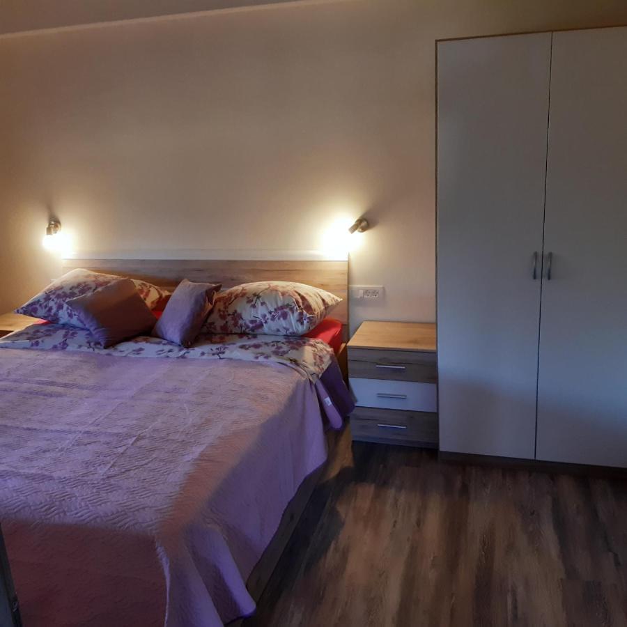 Apartma In Sobe Pilih Vipava Exterior foto