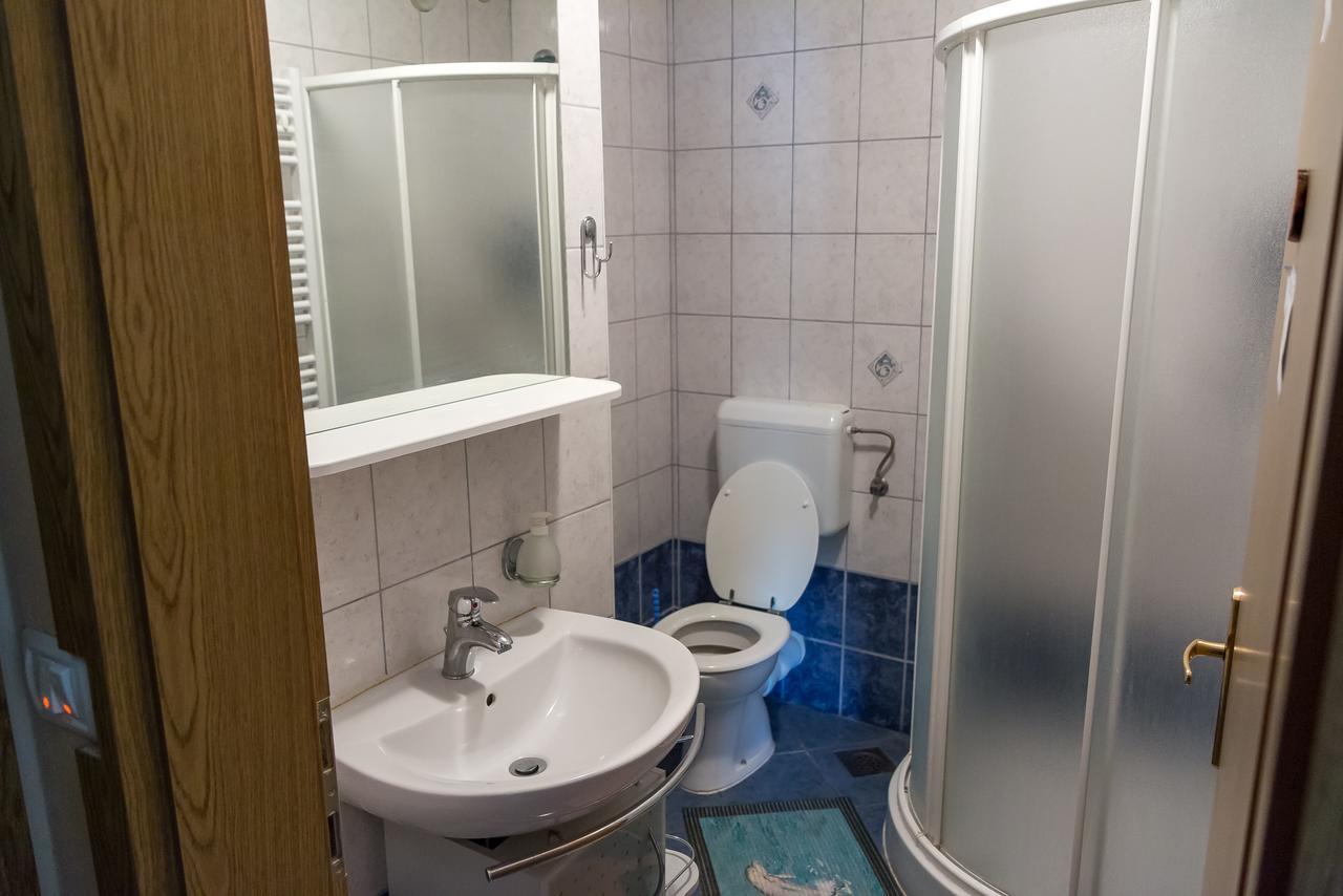Apartma In Sobe Pilih Vipava Exterior foto