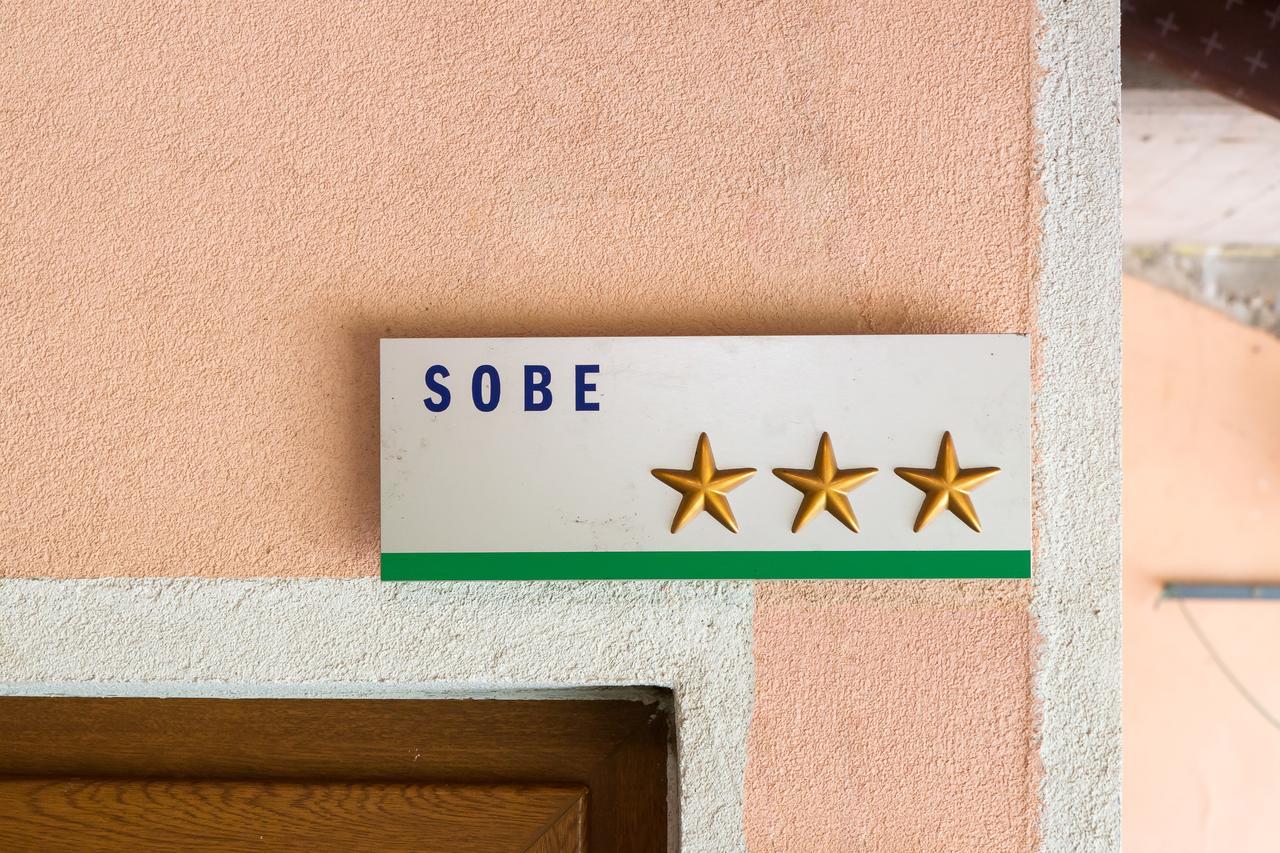 Apartma In Sobe Pilih Vipava Exterior foto