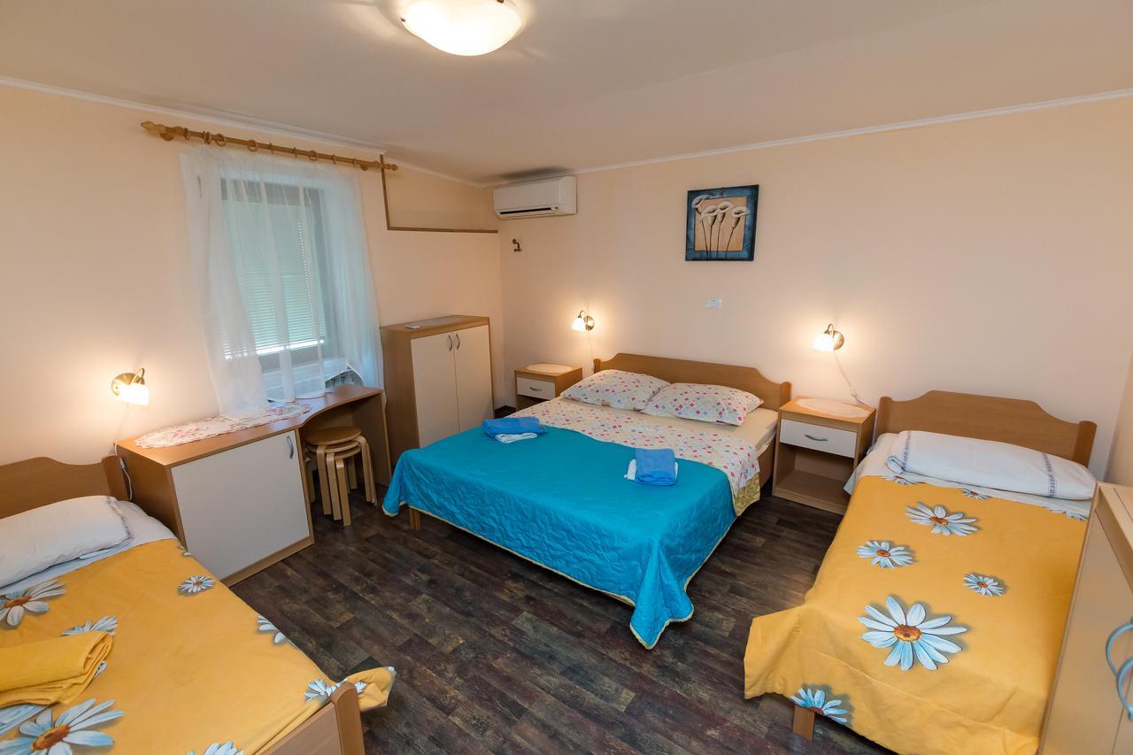 Apartma In Sobe Pilih Vipava Exterior foto